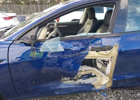 2022 Tesla Model 3 Long Range Dual Motor All-Wheel Drive z USA, uszkodzony, nr VIN 5YJ3E1EB7NF243053